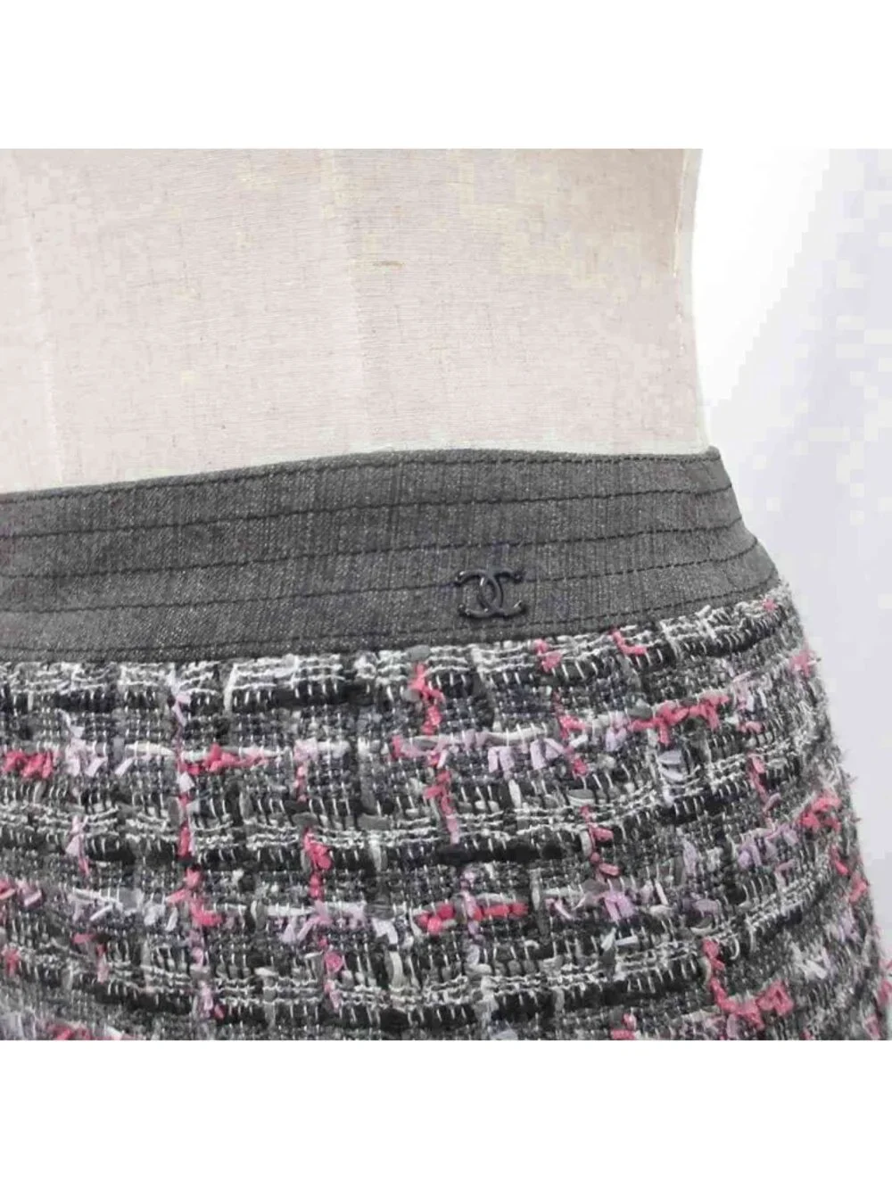 Chanel CC Logo Tweed Skirt Flare Knee Length 100% Silk 36 Black Pink